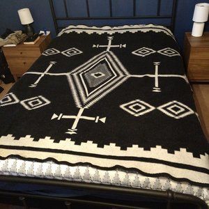 Pendelton Los Ojos Blanket (Unnapped)